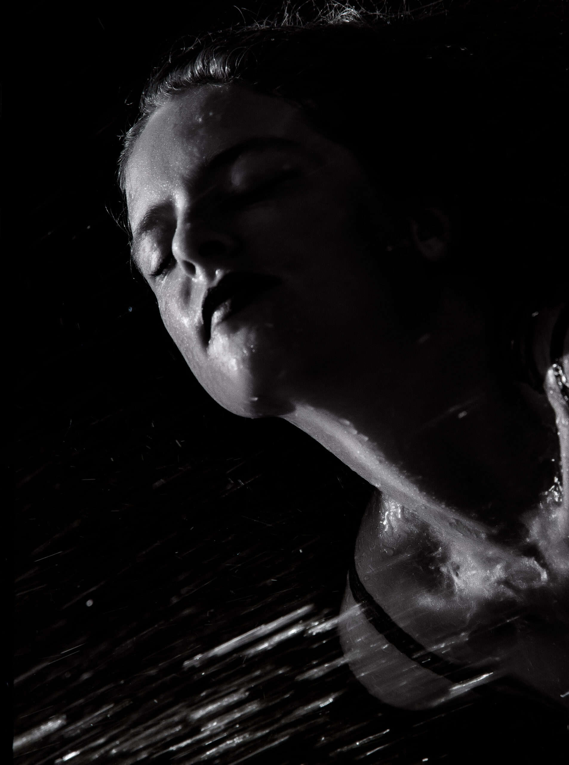 Model Photography people MHOH en profile woman black and white water